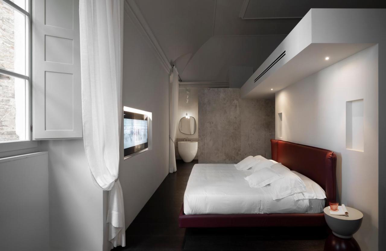 Palazzo Giusti Suites And Spa Урбино Экстерьер фото