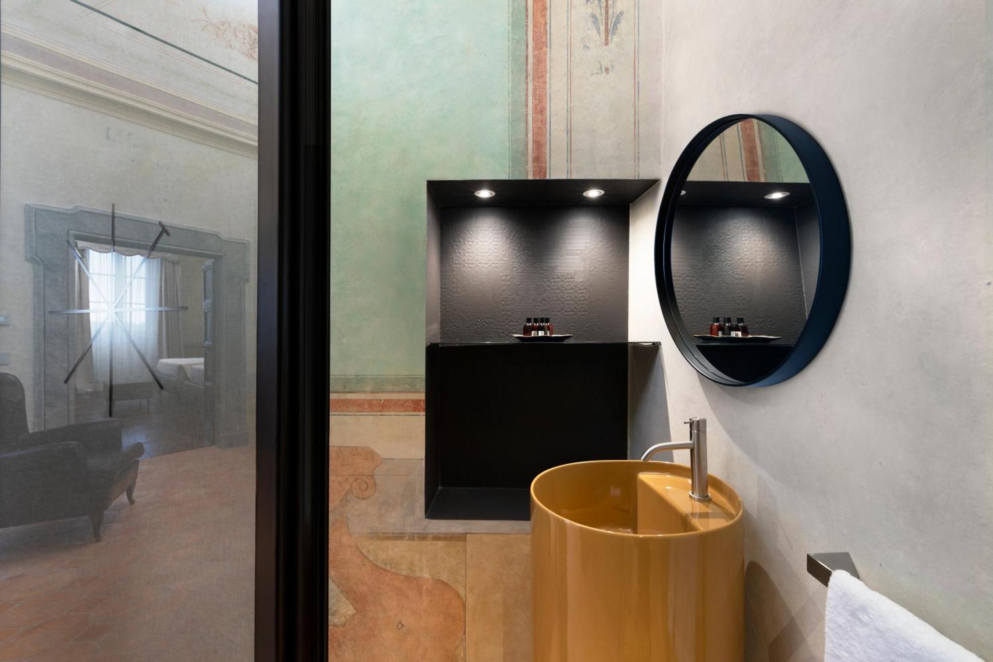Palazzo Giusti Suites And Spa Урбино Экстерьер фото